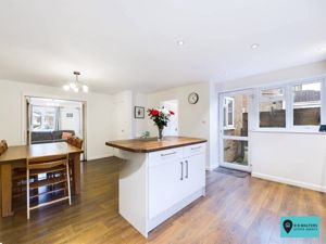 Kitchen/Diner- click for photo gallery